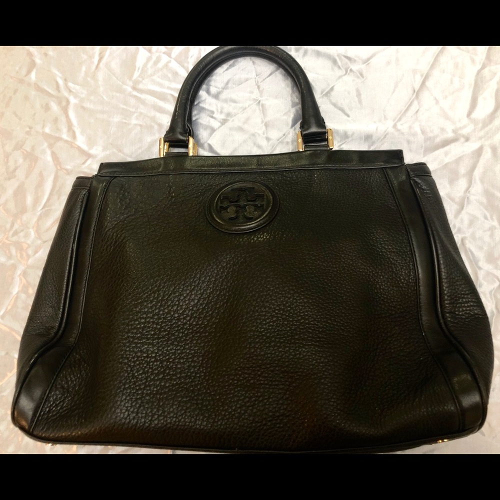 *SOLD* Tory Burch Black Pebbled Leather Purse!